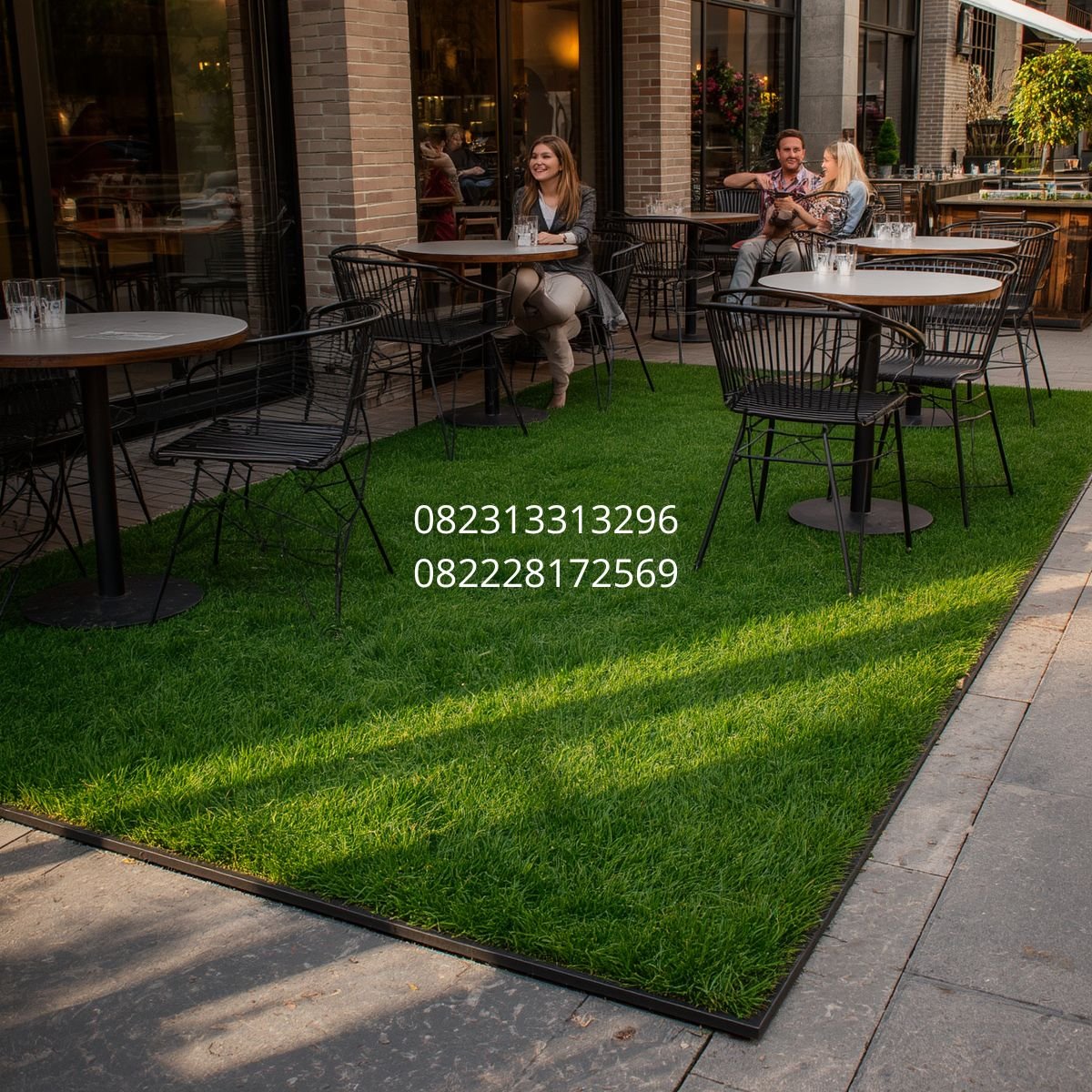dekorasi rumput sintetis cafe