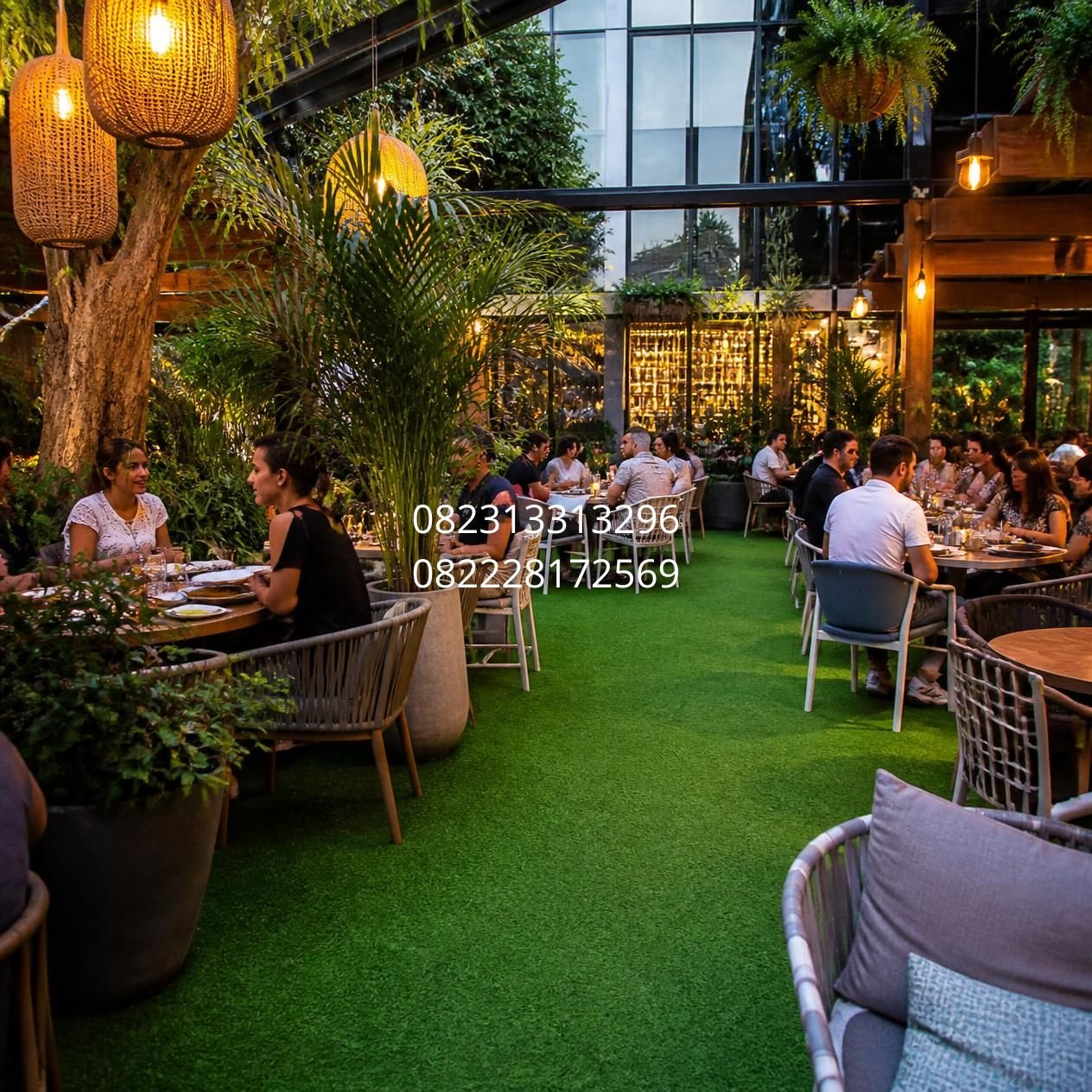 rumput sintetis lantai cafe