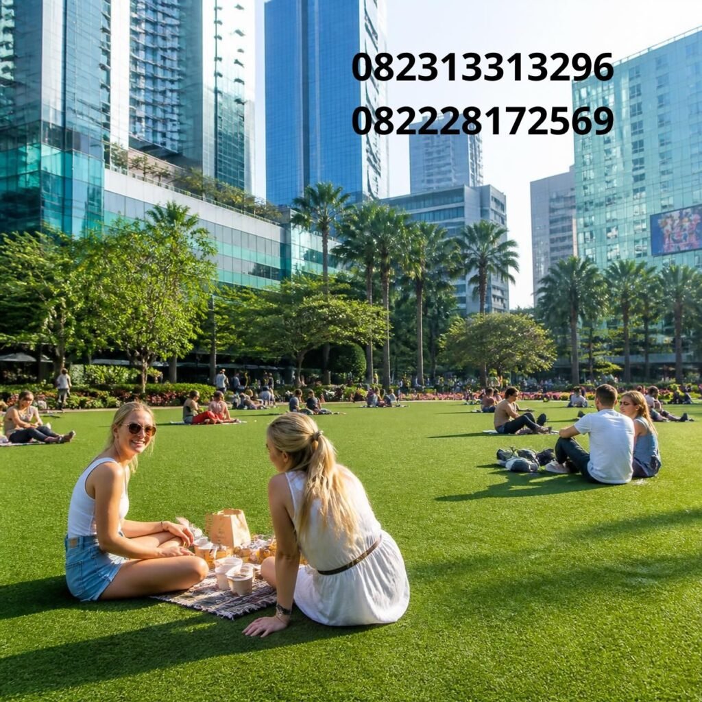 Rumput sintetis taman Jakarta Pusat